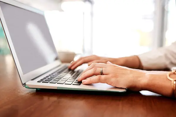 Taking Browse Net Closeup Shot Unrecognisable Businesswoman Using Laptop Office — Stock Photo, Image