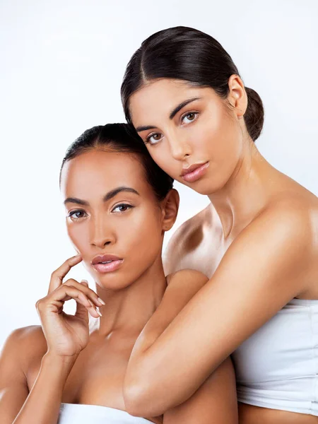 Női Barátok Stúdió Portré Kozmetikumok Önellátás Szépség Vagy Wellness Fehér — Stock Fotó