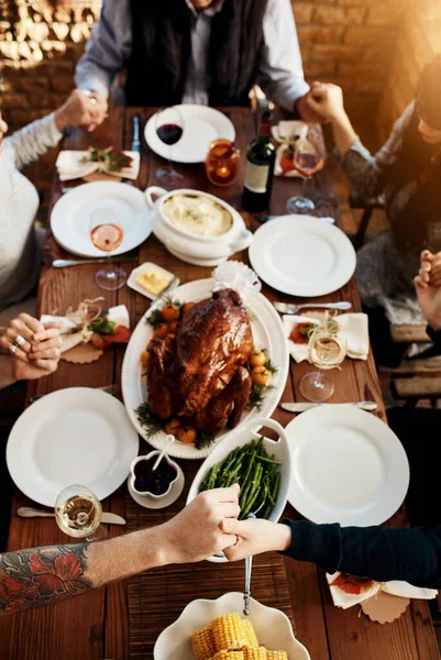 Var Tacksamma För Maten Hög Vinkel Skott Oigenkännlig Familj Säger — Stockfoto