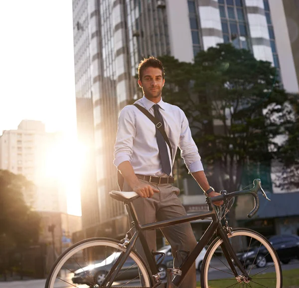 Велосипед Портрет Деловой Человек Городе Поездок Работу Углеродная Нейтральность Транспорт — стоковое фото