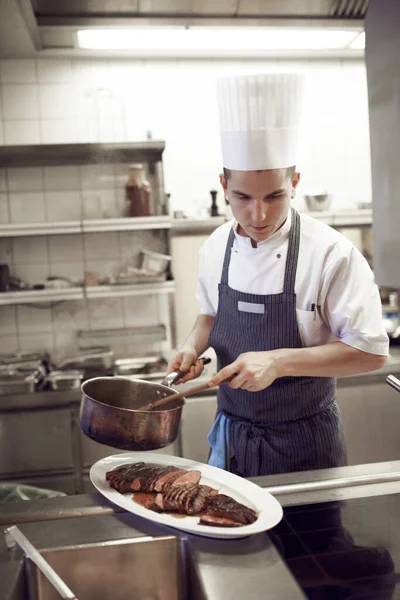 Jus Nyckeln Kockar Förbereda Måltid Service Ett Professionellt Kök — Stockfoto