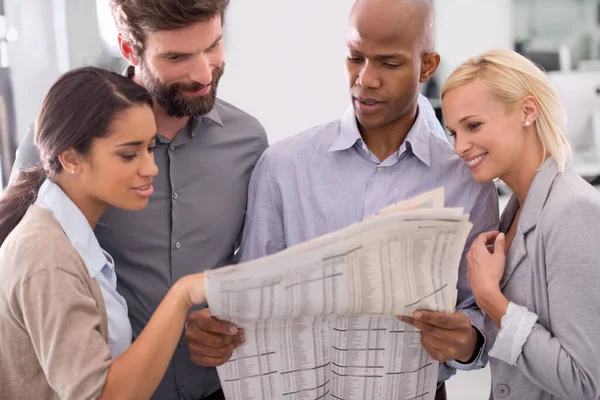 Staying One Step Ahead Competition Group Work Colleagues Reading Newspaper — Stock Photo, Image