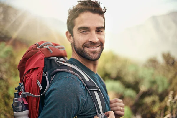 Pěší Turistika Dobrodružství Portrét Muže Horách Pro Fitness Relaxaci Cestování — Stock fotografie