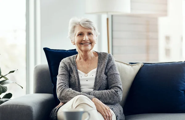 Happiness What Gets You Life Senior Woman Relaxing Sofa Home — Stock Photo, Image