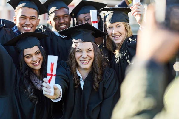 Nagy Nap Amire Mindannyian Számítottak Egy Diákcsoport Akik Diplomaosztó Napján — Stock Fotó