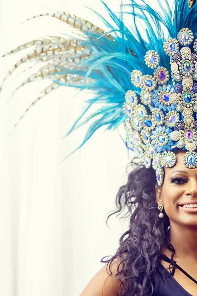 Samba Χορός Και Καρναβάλι Πορτρέτο Της Γυναίκας Πολύχρωμο Κοστούμι Για — Φωτογραφία Αρχείου