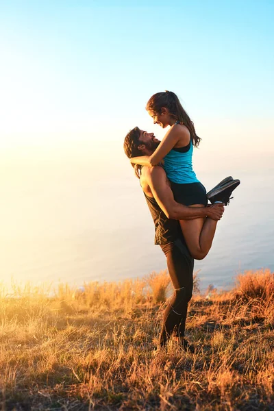Transpiration Nous Rapproche Plan Complet Couple Affectueux Embrassant Pendant Une — Photo