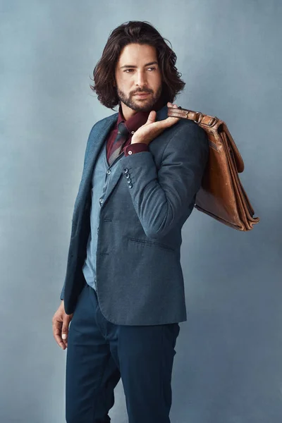 Man Bags Have Never Looked Good Studio Shot Handsome Dapper — Stock Photo, Image