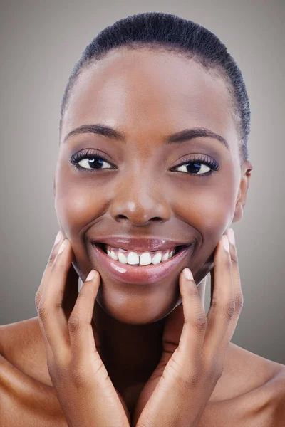 Her Smile Lights Room Portrait Beautiful African American Woman Touching — Stock Photo, Image