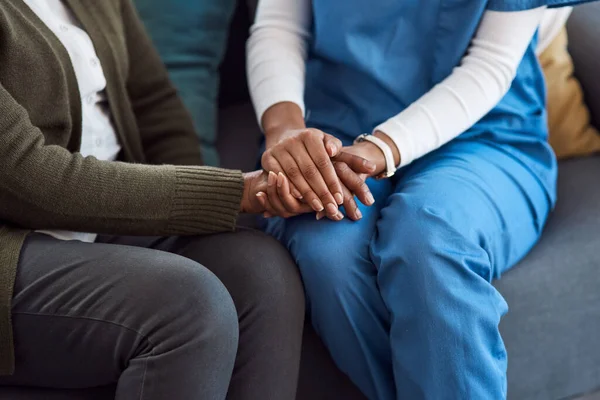 Counseling Vrouw Verzorger Hand Hand Voor Ondersteuning Empathie Voor Gezondheidszorg — Stockfoto