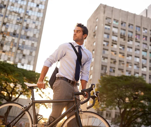 Велосипед Общественный Транспорт Деловой Человек Городе Утрам Углеродно Нейтральный Транспорт — стоковое фото