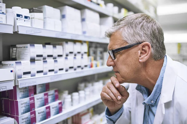 Pharmacy Medicine Thinking Man Shelf Drug Store Search Inspection Inventory — Stock Photo, Image