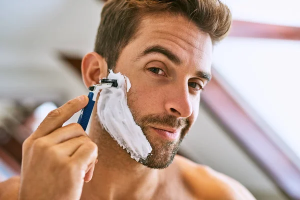 Retrato Hombre Barba Afeitar Para Depilación Cuidado Estético Piel Limpieza —  Fotos de Stock