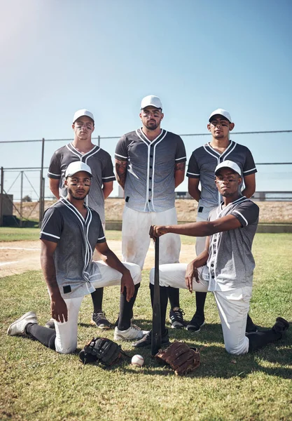 Realeza Basebol Retrato Grupo Jovens Confiantes Jogando Jogo Beisebol — Fotografia de Stock