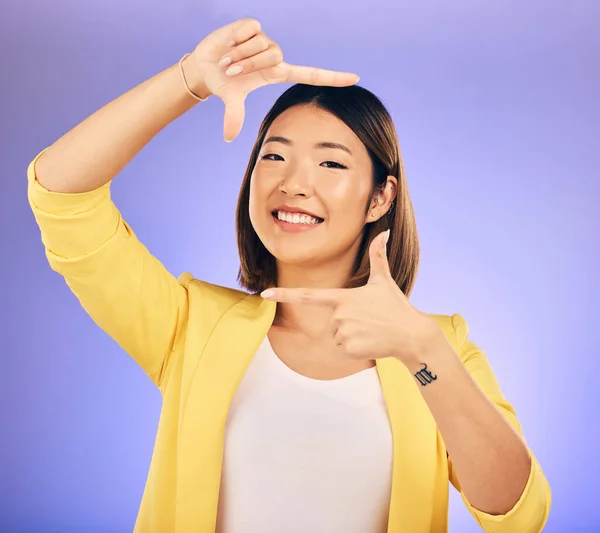Retrato Moldura Mulher Asiática Com Sorriso Moda Emoji Contra Fundo — Fotografia de Stock