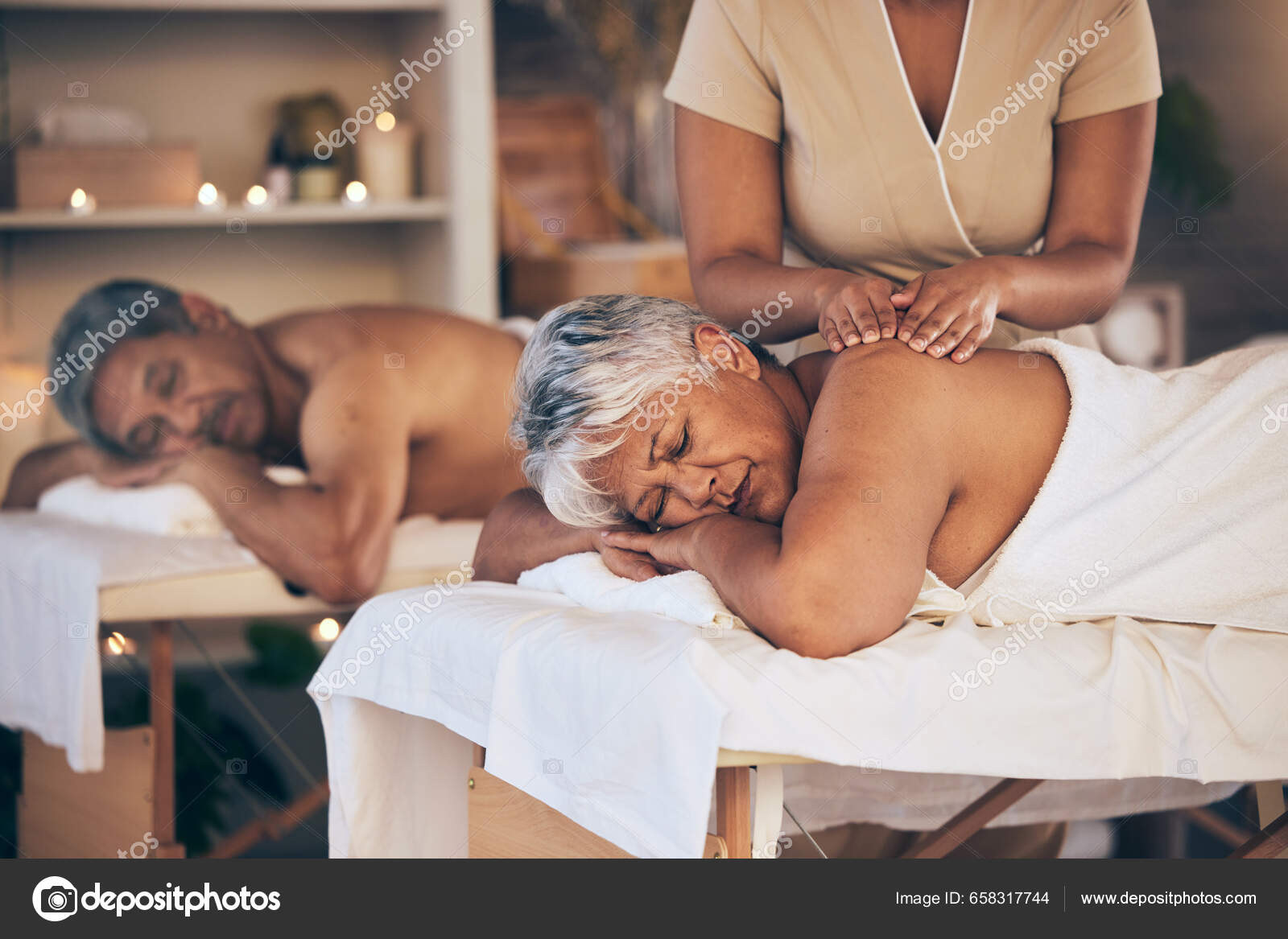 Massage Seniorenpaar Und Wellness Mit Luxus Wellness Und Stressabbau Mit -  Stockfotografie: lizenzfreie Fotos © PeopleImages.com 658317744 |  Depositphotos