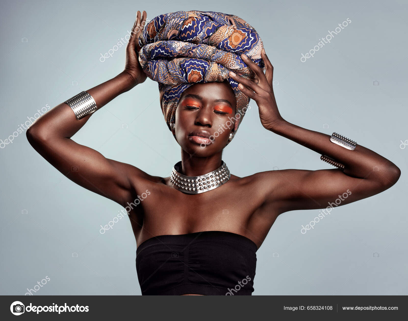 Moda Africana Maquiagem Mulher Negra Estúdio Sobre Fundo Branco