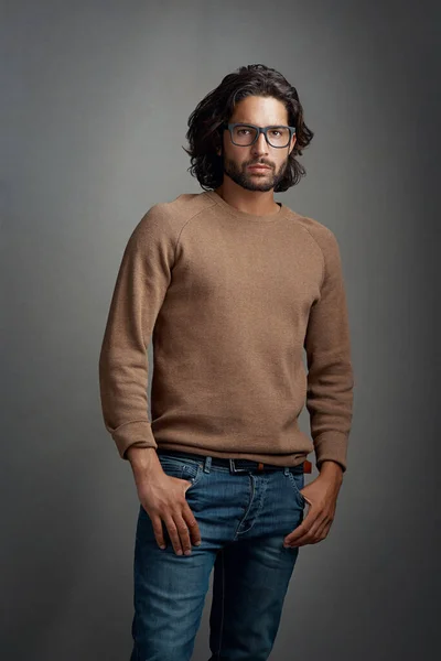 Gafas Retrato Hombre Serio Estudio Aislado Sobre Fondo Gris Cara — Foto de Stock