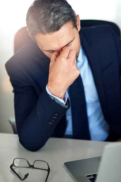 Όταν Δουλειά Γίνεται Εφιάλτης Επιχειρηματίας Που Βιώνει Άγχος Στο Γραφείο — Φωτογραφία Αρχείου