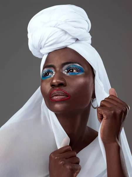 Arte Cultura Mulher Negra Com Roupas Tradicionais Maquiagem Isolada Fundo — Fotografia de Stock