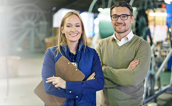 Together Have Factory Running Smoothly Portrait Two Smiling Managers Standing — Stock Photo, Image
