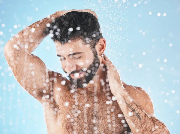 Water Splash Face Man Shower Skincare Studio Isolated Blue Background — Stock Photo, Image