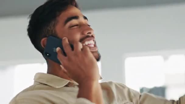 Eccitato Telefonata Celebrazione Dell Uomo Dalla Promozione Del Lavoro Buone — Video Stock
