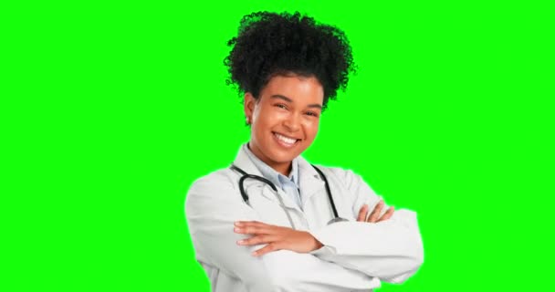 Доктор Руки Скрещены Улыбка Женщиной Зеленом Экране Медицины Эксперт Расширение — стоковое видео