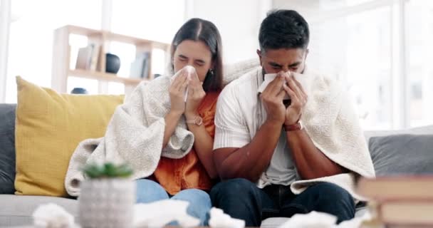 Casal Doente Gripe Espirros Nariz Para Resfriado Alergias Vírus Inverno — Vídeo de Stock