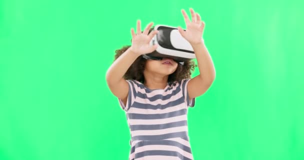 变形金刚 绿色屏幕和女孩与虚拟现实眼镜 未来主义和网络游戏 年轻人 女童和携带Vr的儿童 游戏玩家以及游戏 创新和数字眼镜的耳机 — 图库视频影像