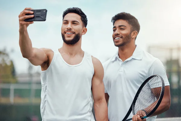 Happy Man Friends Tennis Selfie Social Media Φωτογραφία Προφίλ Online — Φωτογραφία Αρχείου