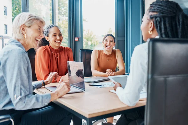 Rindo Planejando Negócios Mulheres Uma Reunião Para Estratégia Trabalho Equipe — Fotografia de Stock
