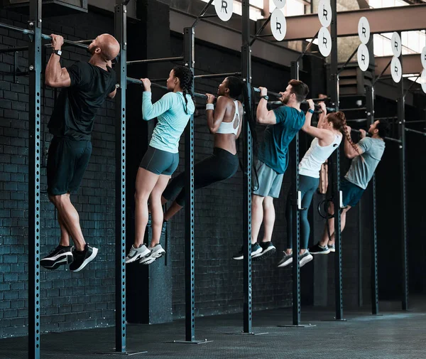 Lidé Skupina Cvičení Pull Trénink Vytrvalost Fitness Cvičení Cíl Motivace — Stock fotografie