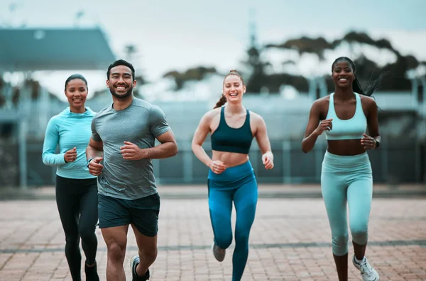 Portre Koşu Bir Pistte Gruplaşma Motivasyon Mutluluk Irk Ile Egzersiz — Stok fotoğraf