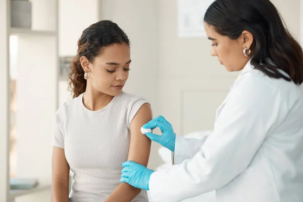 Cuidados Saúde Algodão Braço Para Vacina Hospital Para Segurança Cura — Fotografia de Stock