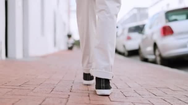 Nohy Boty Chůze Člověkem Cestování Profesionální Městě Dojíždět Práce Při — Stock video