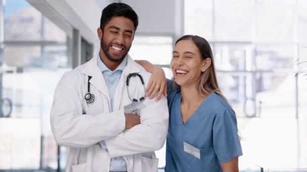 Yüz Tıp Doktorları Hastanede Takım Çalışması Sağlık Yönetimi Klinik Hizmetleri — Stok video