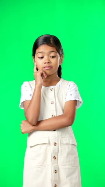Зеленый Экран Идея Портрет Мыслящего Ребенка Испытывающего Волнение Счастье Изоляцию — стоковое видео