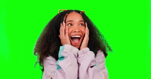 Сюрприз Лицо Молодая Женщина Зеленый Экран Счастьем Взволнованный Новостями Wow — стоковое видео