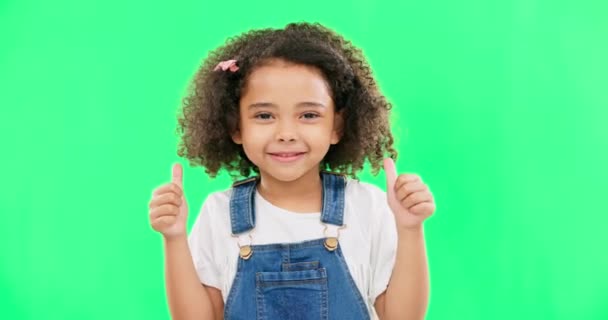 Mignon Écran Vert Visage Enfant Avec Pouce Vers Haut Isolé — Video