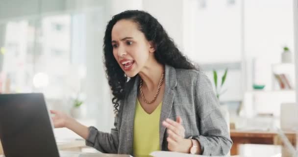 Wściekła Rozmowa Rozmowa Wideo Kobieta Biznesu Sfrustrowana Błędem Pracy Pracownik — Wideo stockowe