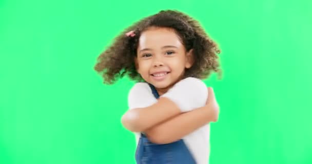 Schermo Verde Cura Bambino Abbracciano Con Amore Dolce Abbraccio Gesto — Video Stock