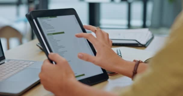 Hände Tablet Und Bildschirm Für Frau Büro Mit Planung Terminen — Stockvideo