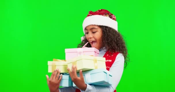 Zielony Ekran Boże Narodzenie Dziewczyna Prezentami Podekscytowany Szczęśliwy Tle Studio — Wideo stockowe