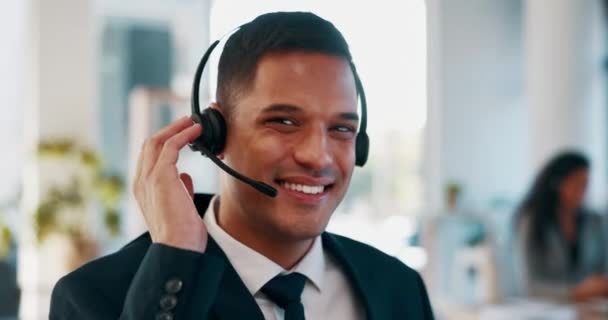 Servicio Cliente Sonrisa Cara Hombre Oficina Moderna Con Confianza Felicidad — Vídeo de stock