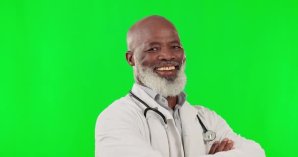 Πράσινη Οθόνη Περήφανο Πρόσωπο Γιατρού Μαύρου Απομονωμένου Στούντιο Για Την — Αρχείο Βίντεο
