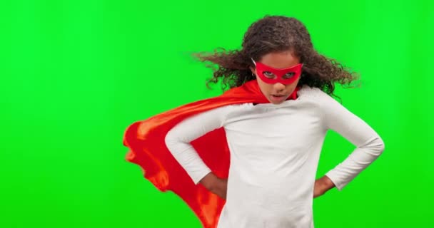 Viento Superhéroe Cara Una Chica Una Pantalla Verde Traje Aislado — Vídeos de Stock