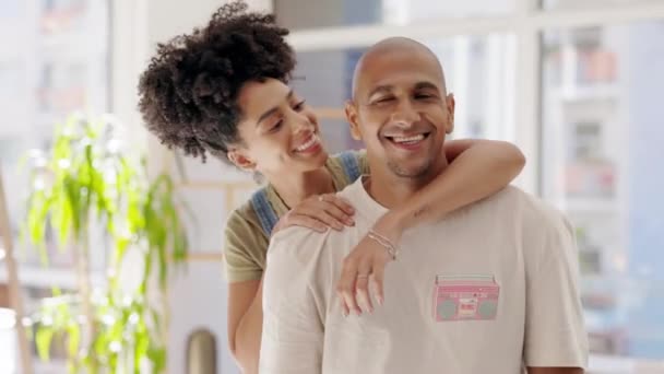 Evlerinde Bir Çiftle Aşk Sarılma Öpüşme Romantizm Aşk Için Birbirlerine — Stok video