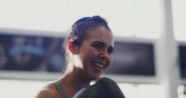 Озил Спорт Бокс Женщиной Тренажерном Зале Тренировок Тренировок Mma Challenge — стоковое видео
