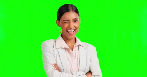 Счастливая Женщина Скрещенные Руки Моргнуть Зеленом Экране Успеха Управления Достижения — стоковое видео